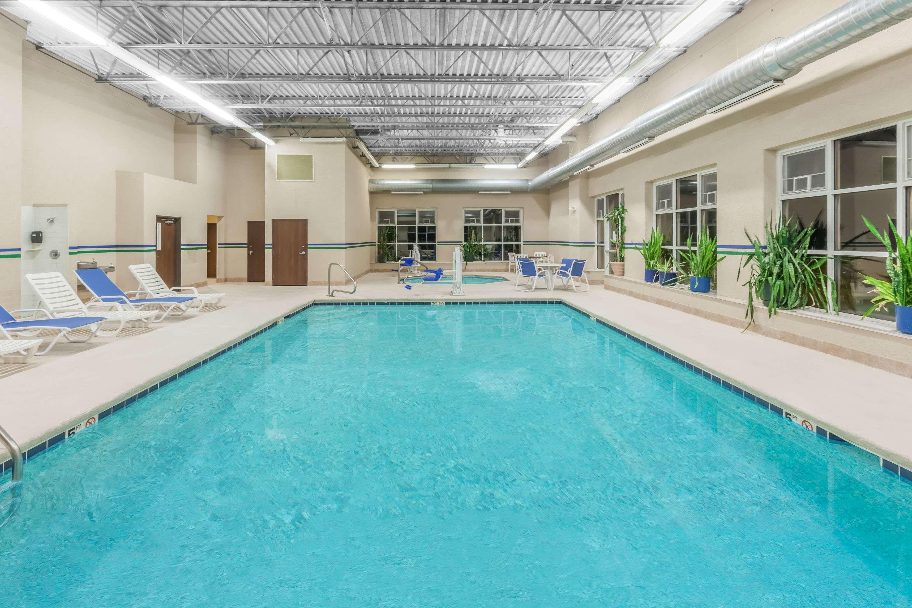 Spark By Hilton Walker Grand Rapids North Екстериор снимка