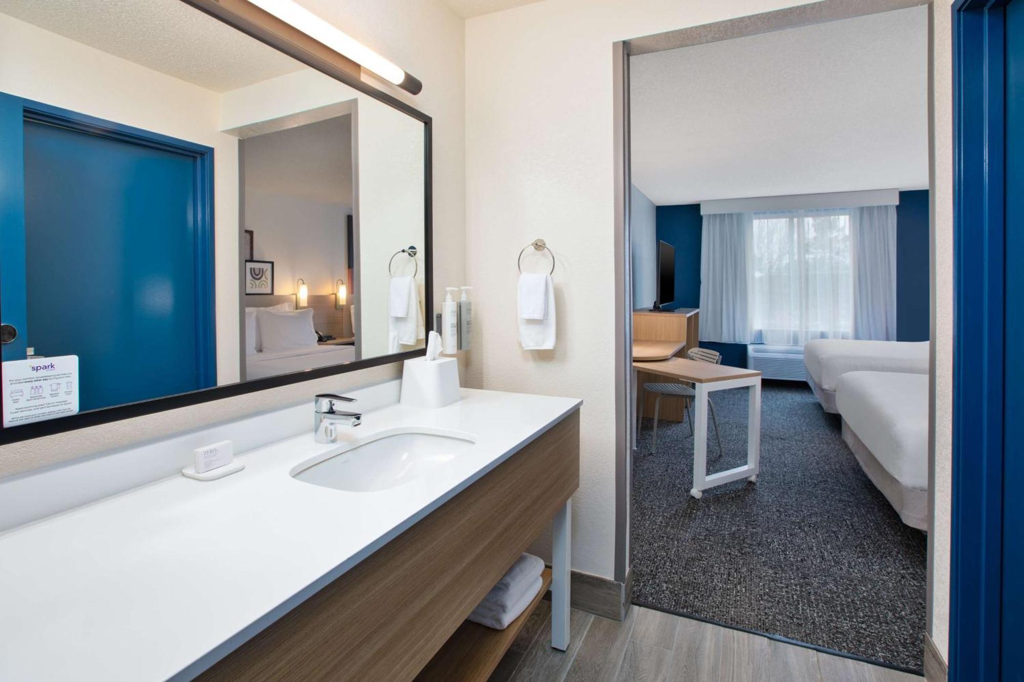 Spark By Hilton Walker Grand Rapids North Екстериор снимка