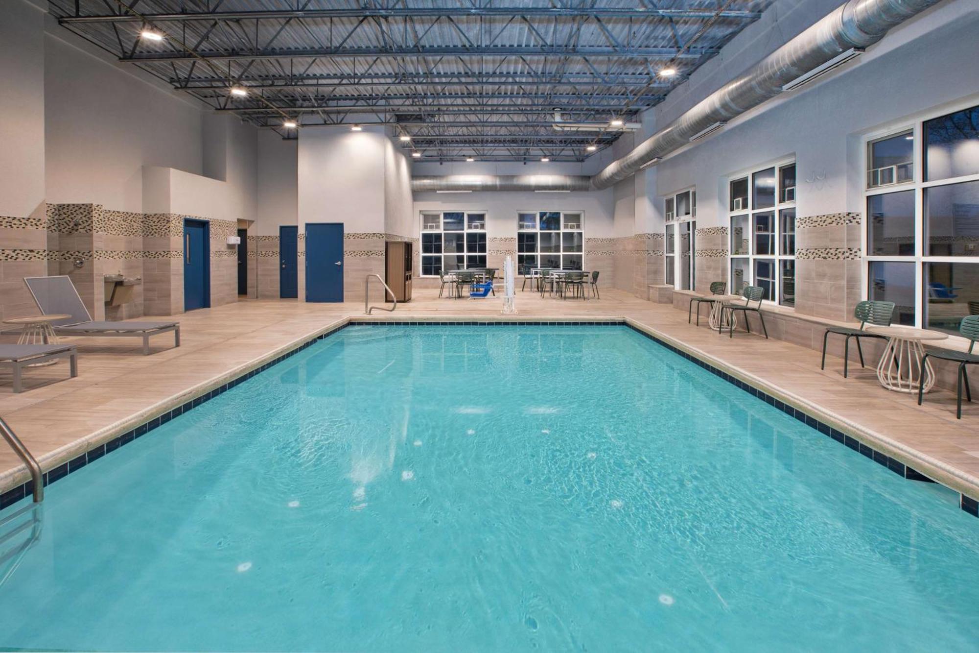 Spark By Hilton Walker Grand Rapids North Екстериор снимка